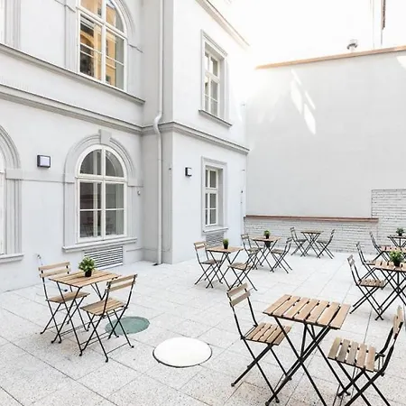 Kinskych Apartment Prag